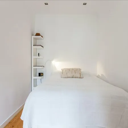 Altido Charming 1br Apt With Workspace In Sao Bento Apartamento Lisboa