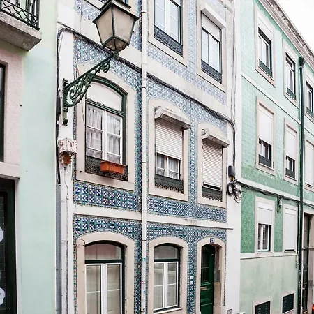 Altido Charming 1br Apt With Workspace In Sao Bento Apartamento