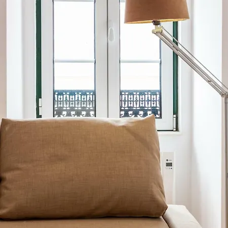 Altido Charming 1br Apt With Workspace In Sao Bento Apartamento Lisboa