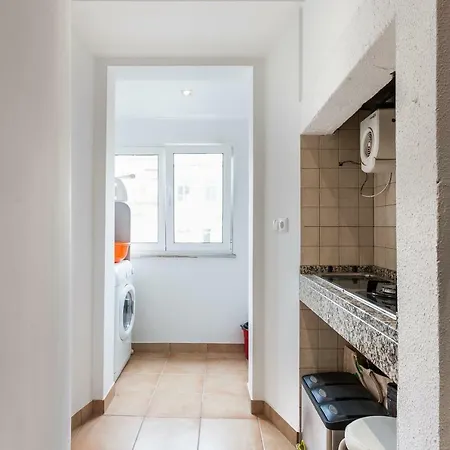 Altido Charming 1br Apt With Workspace In Sao Bento Apartamento Lisboa